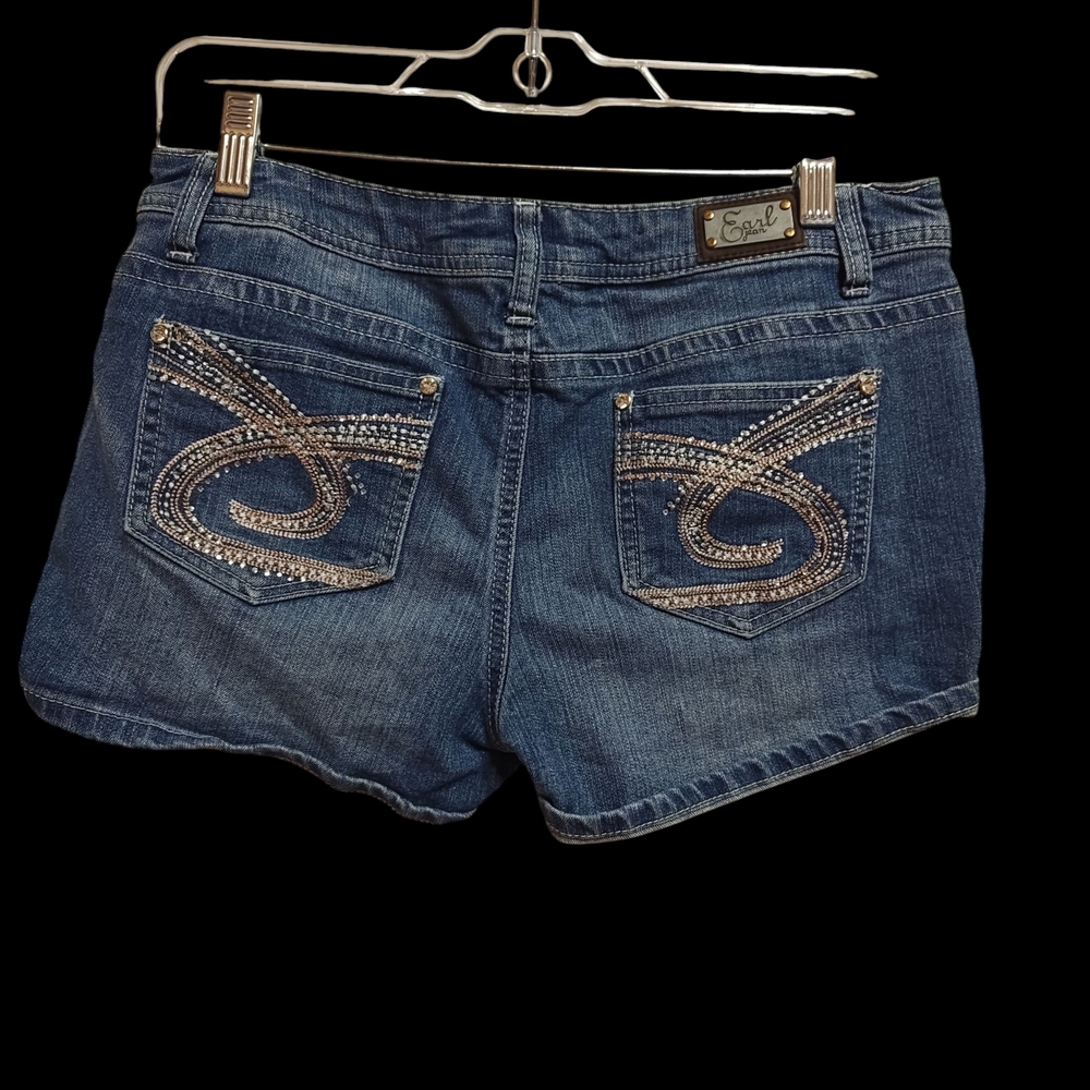 Stylish Blue Denim Shorts - Picture 2 of 5